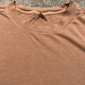 Old Navy XXL BROWN TSHIRT WITH SLITS EACH SIDE ON WAIST. Wide waist band. Loose